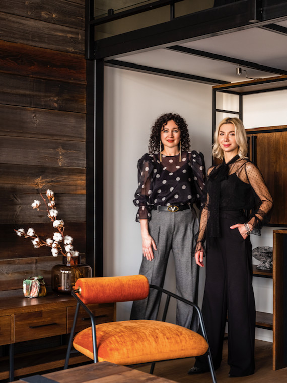Houzz тур: Лофт в двухэтажной квартире с мопедом под лестницей