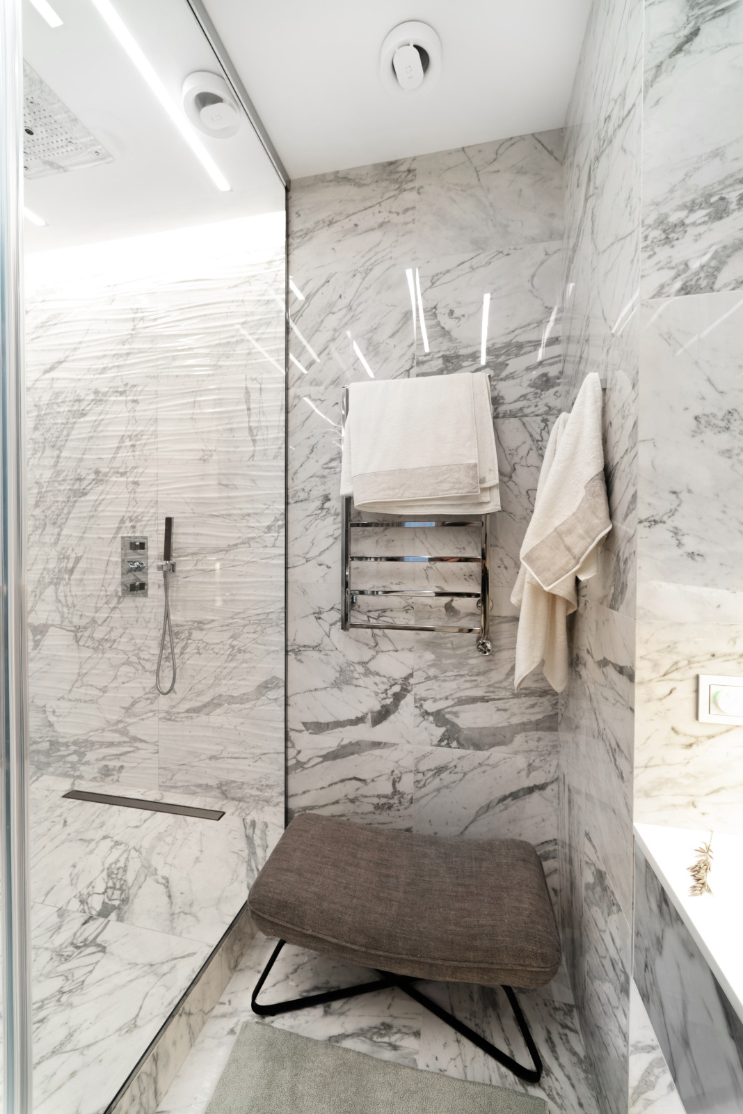 Literator - bathroom