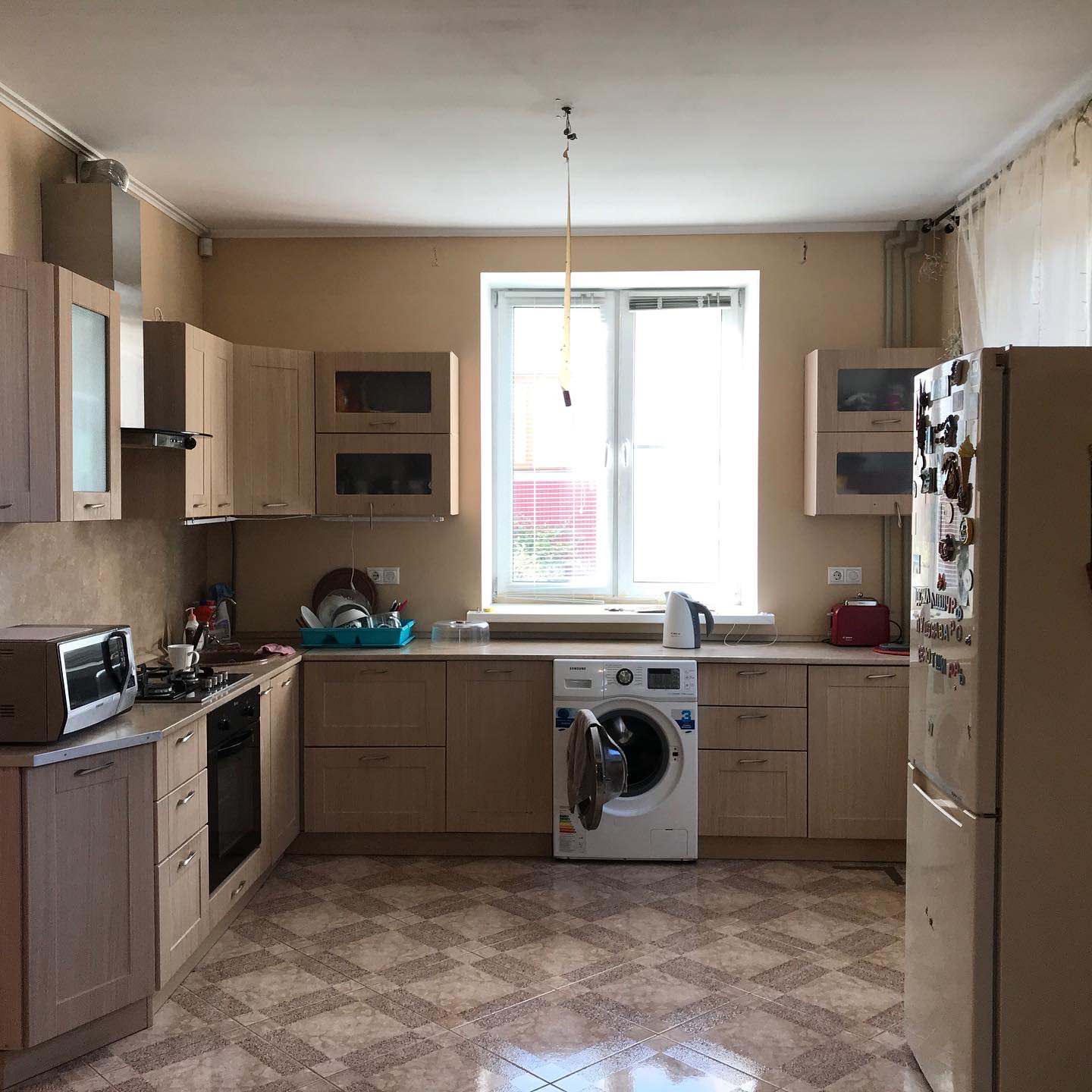 Обложка проекта: Дизайн кухни-гостиной в коттедже в Подмосковье