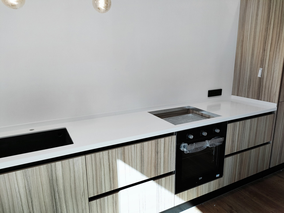 Столешница и кухонный остров из белого камня Hi-Macs