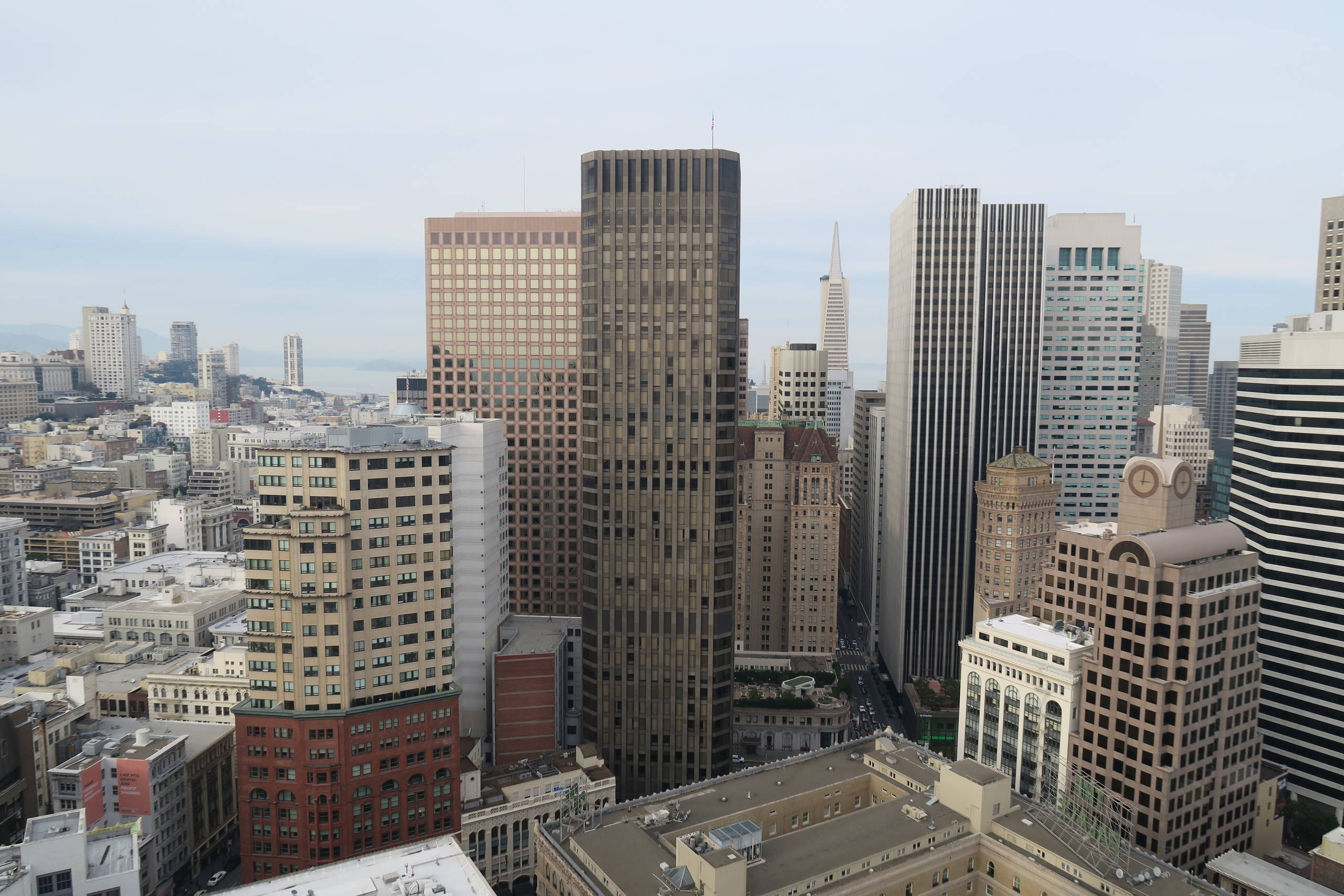 Личный опыт: Небоскреб в США, из которого нет нужды выходить