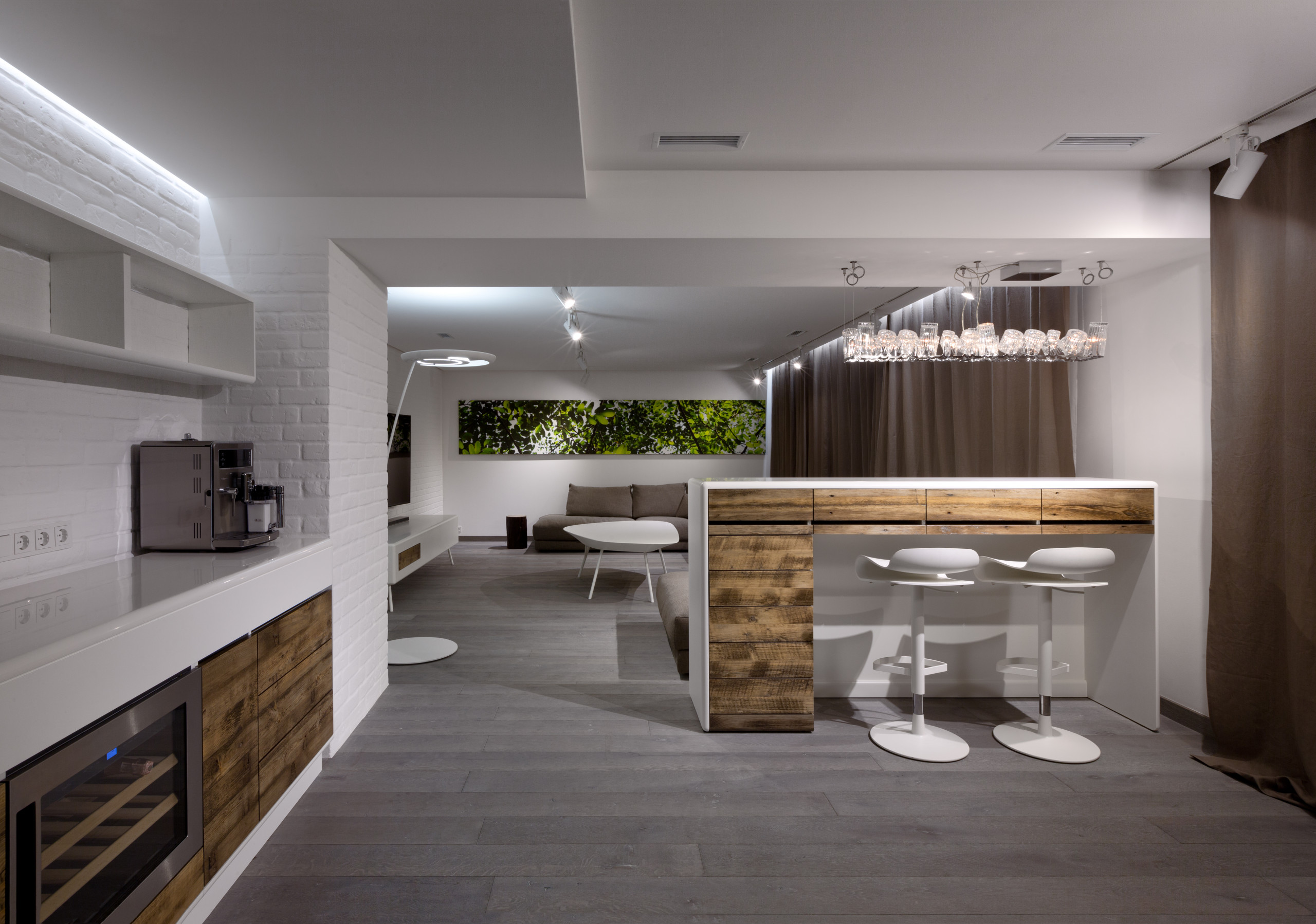 Houzz Украина: Минималистичная квартира с четырьмя уровнями