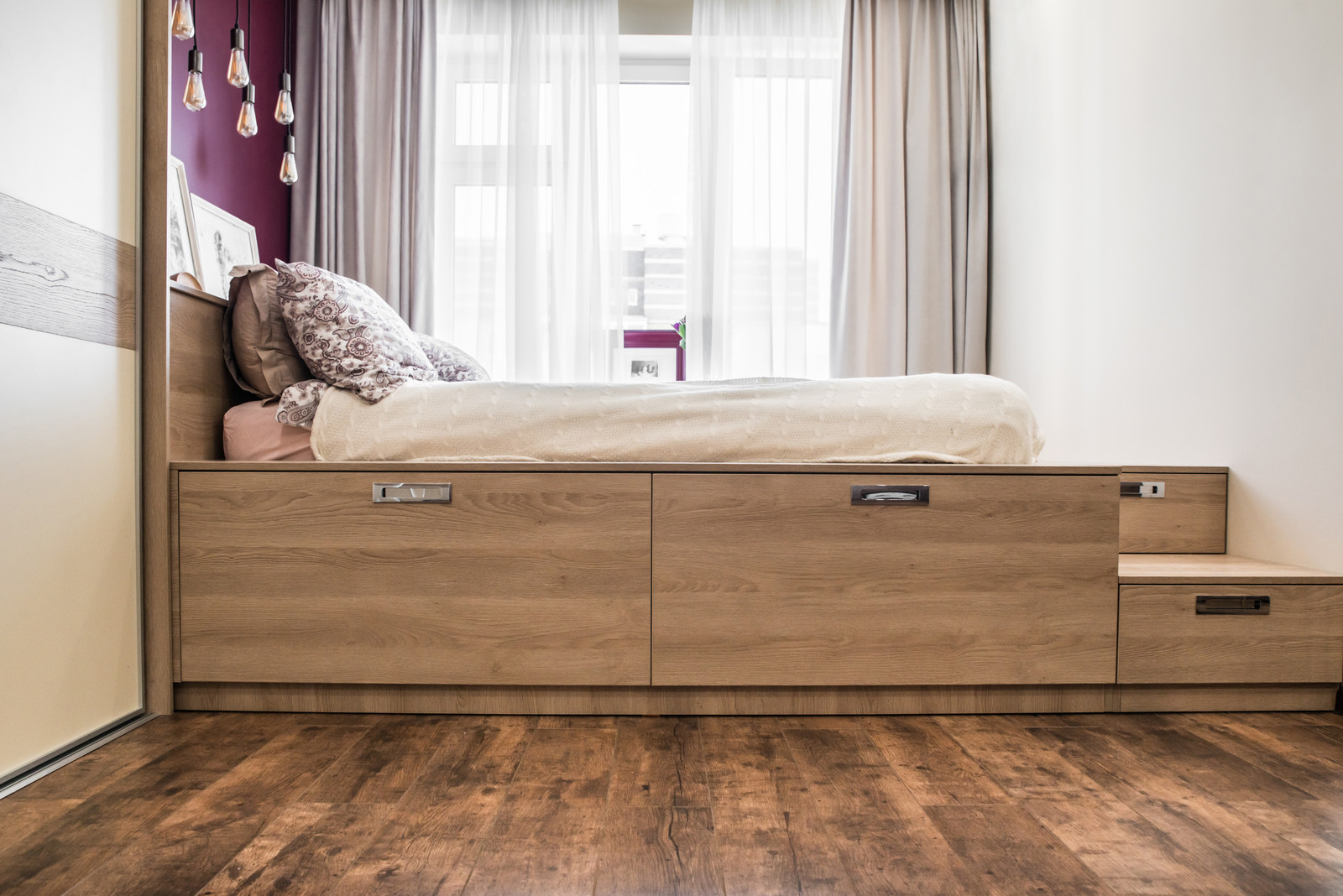 Фото реализованного проекта "Квартира для девушки в стиле лофт"