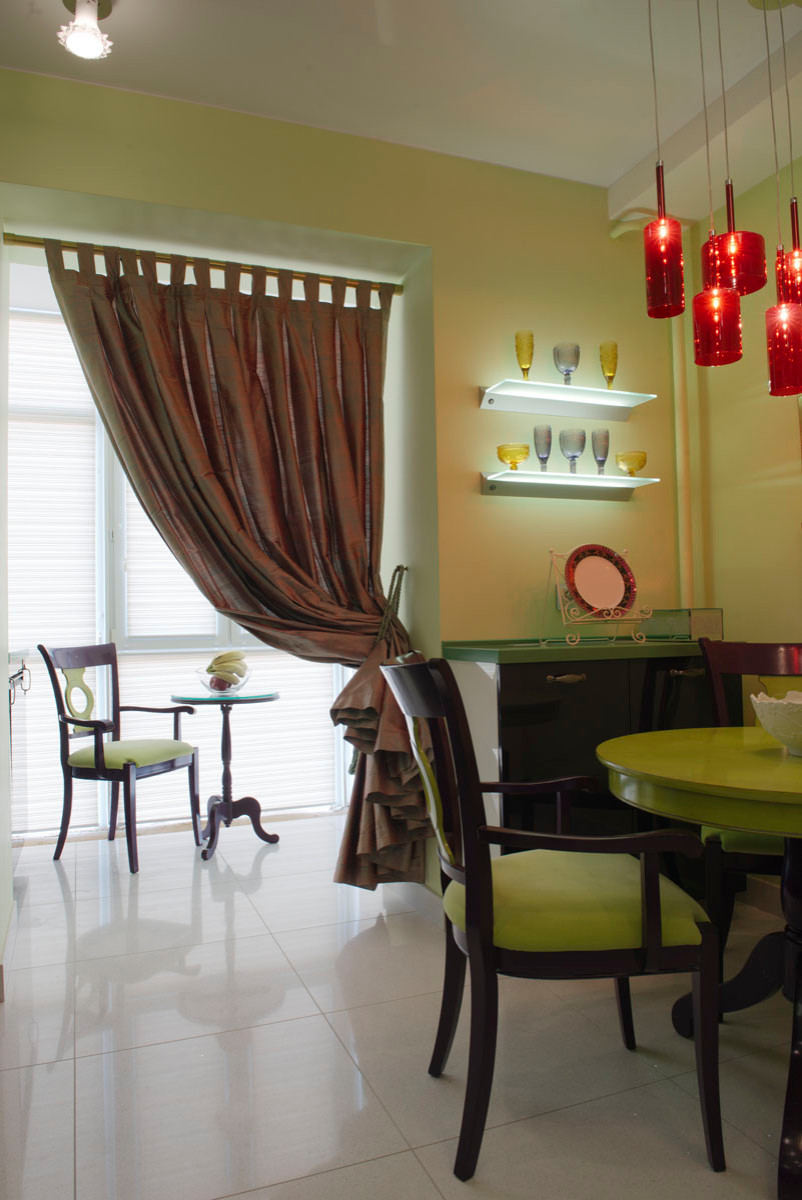 Кухня. Вид на балкон