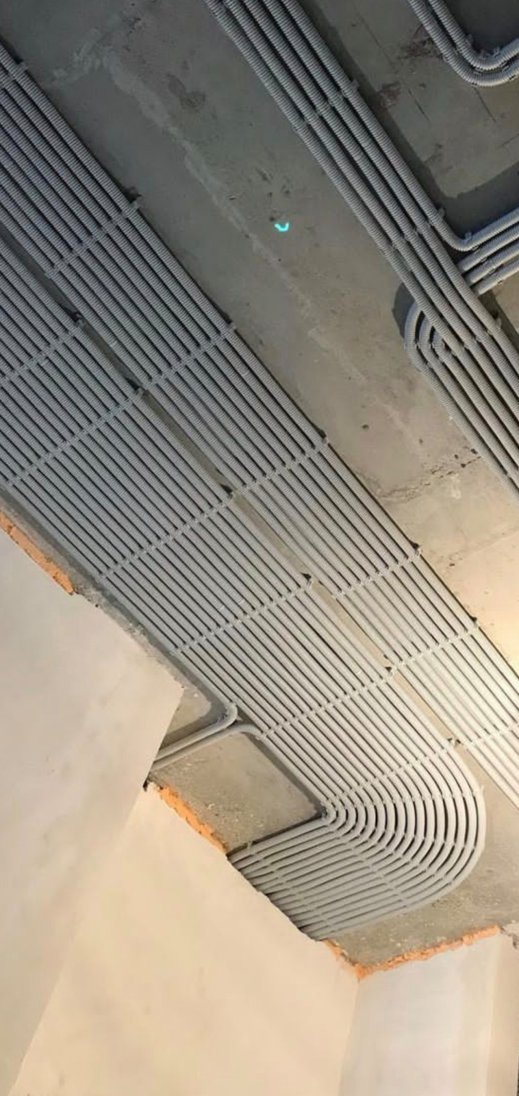 Обложка проекта: электомонтаж