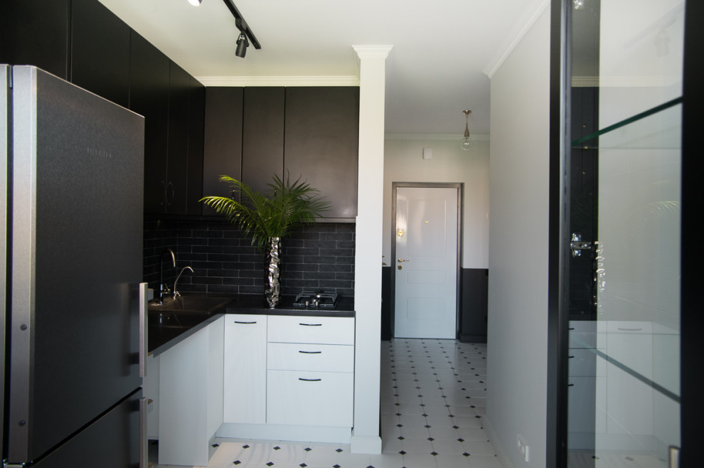 Обложка проекта: Черный, белый, золотой.