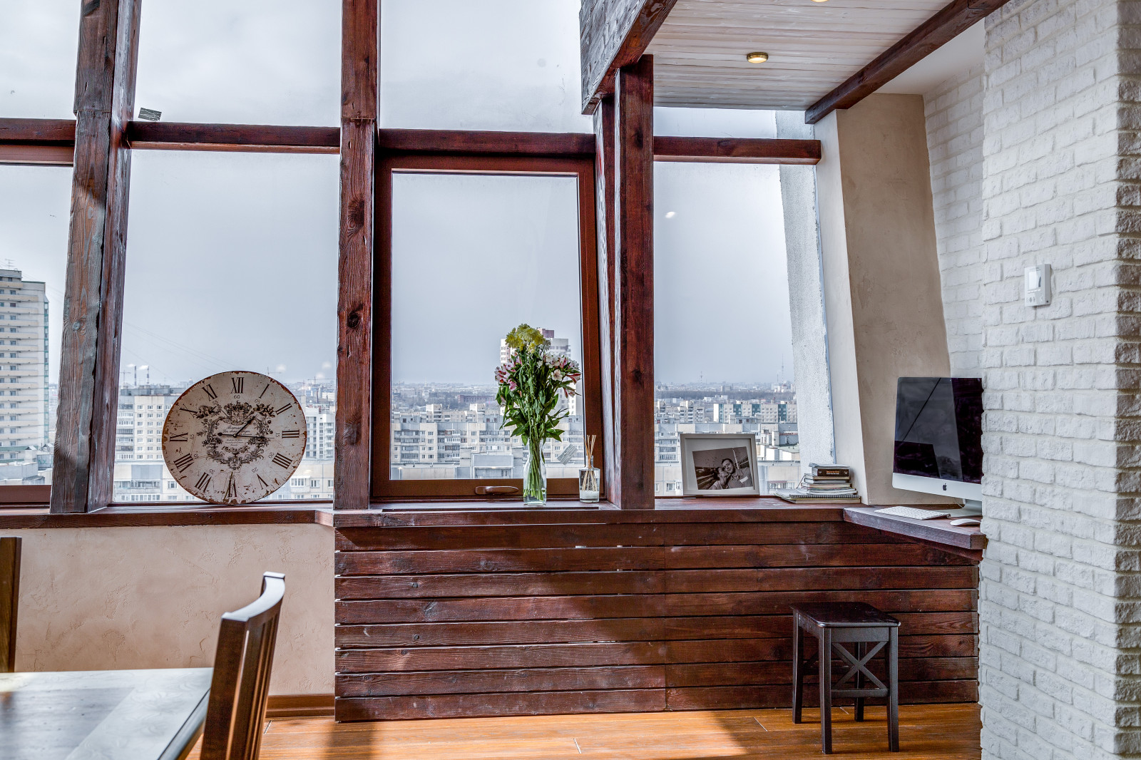 Пентхаус в Санкт-Петербурге. Мебель и отделка из массива.