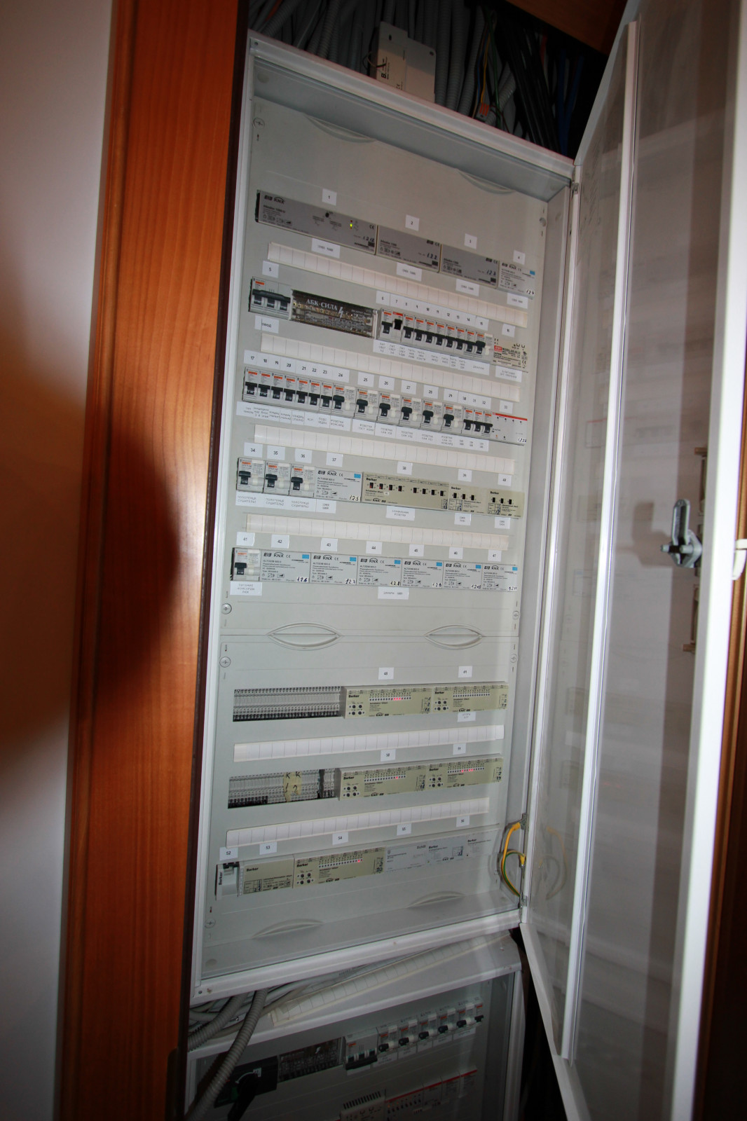 Автоматизация коттеджа на шине KNX