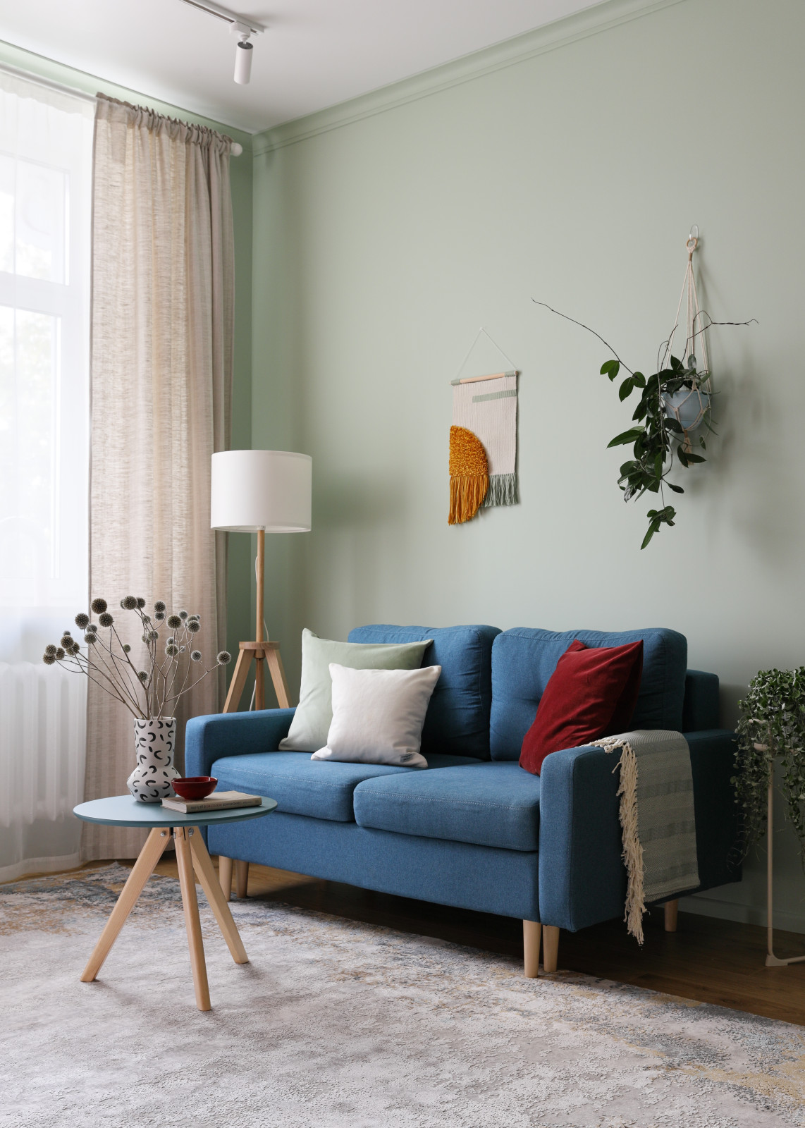 Квартира с мятными стенами