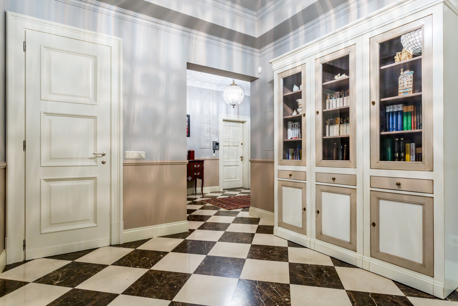 Houzz тур: Современная классика в оттенках синего