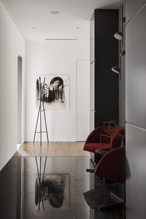 Картины в прихожей