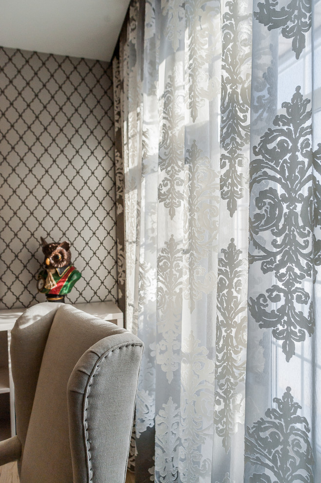 Загородный дом с розовой столовой