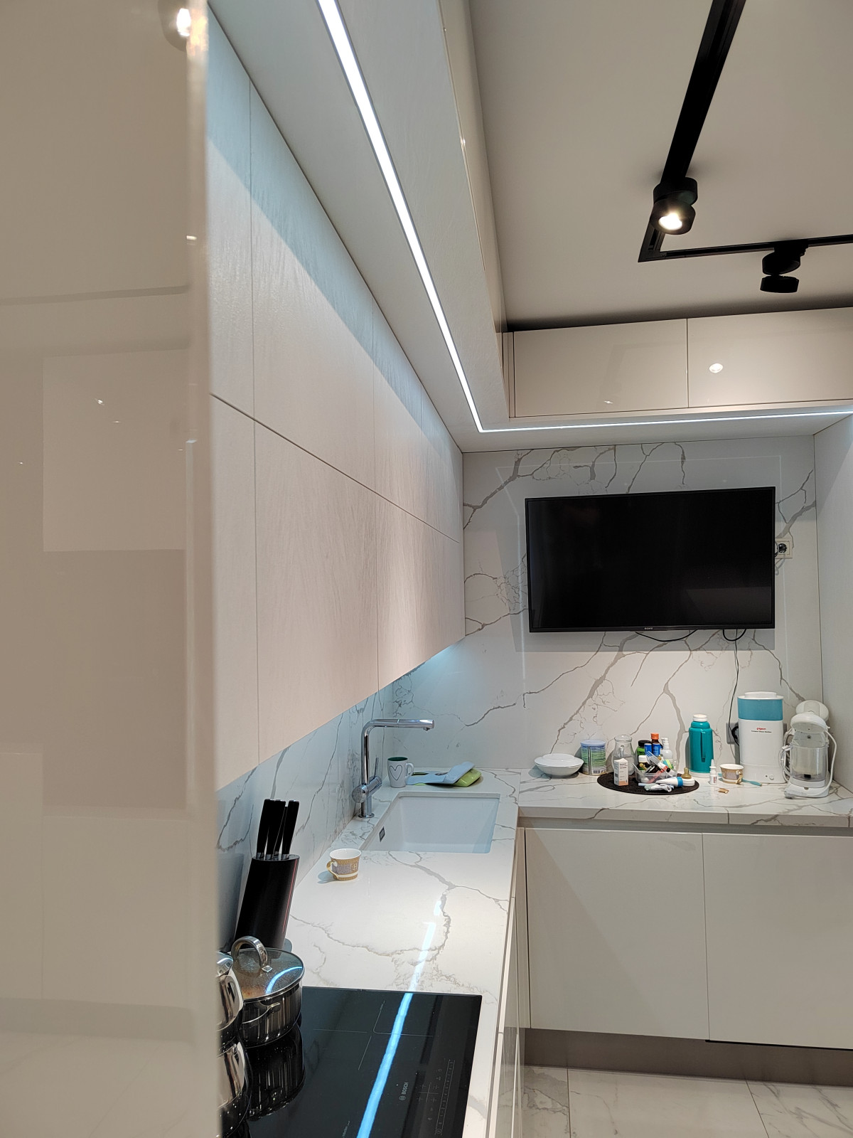 Кухня угловая, "PROFILO lucentezza".