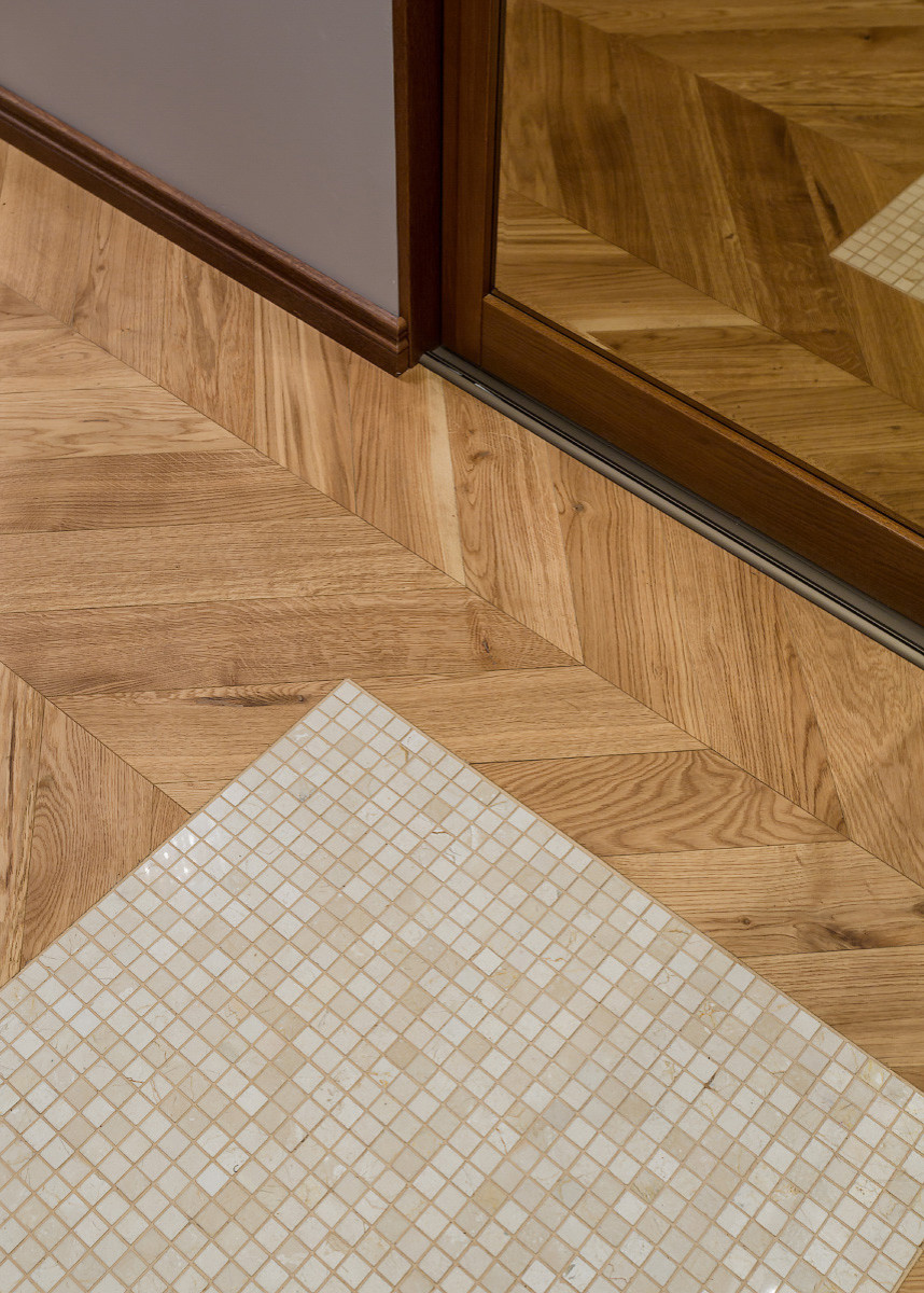 Дизайн-дебаты: Как состыковать два материала на полу