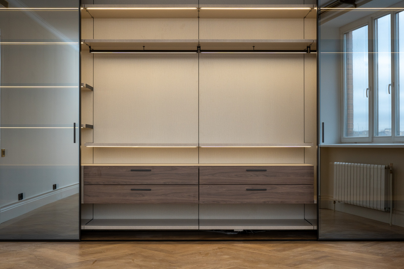 Воздушная гардеробная APPERIA для сталинки в центре Москвы