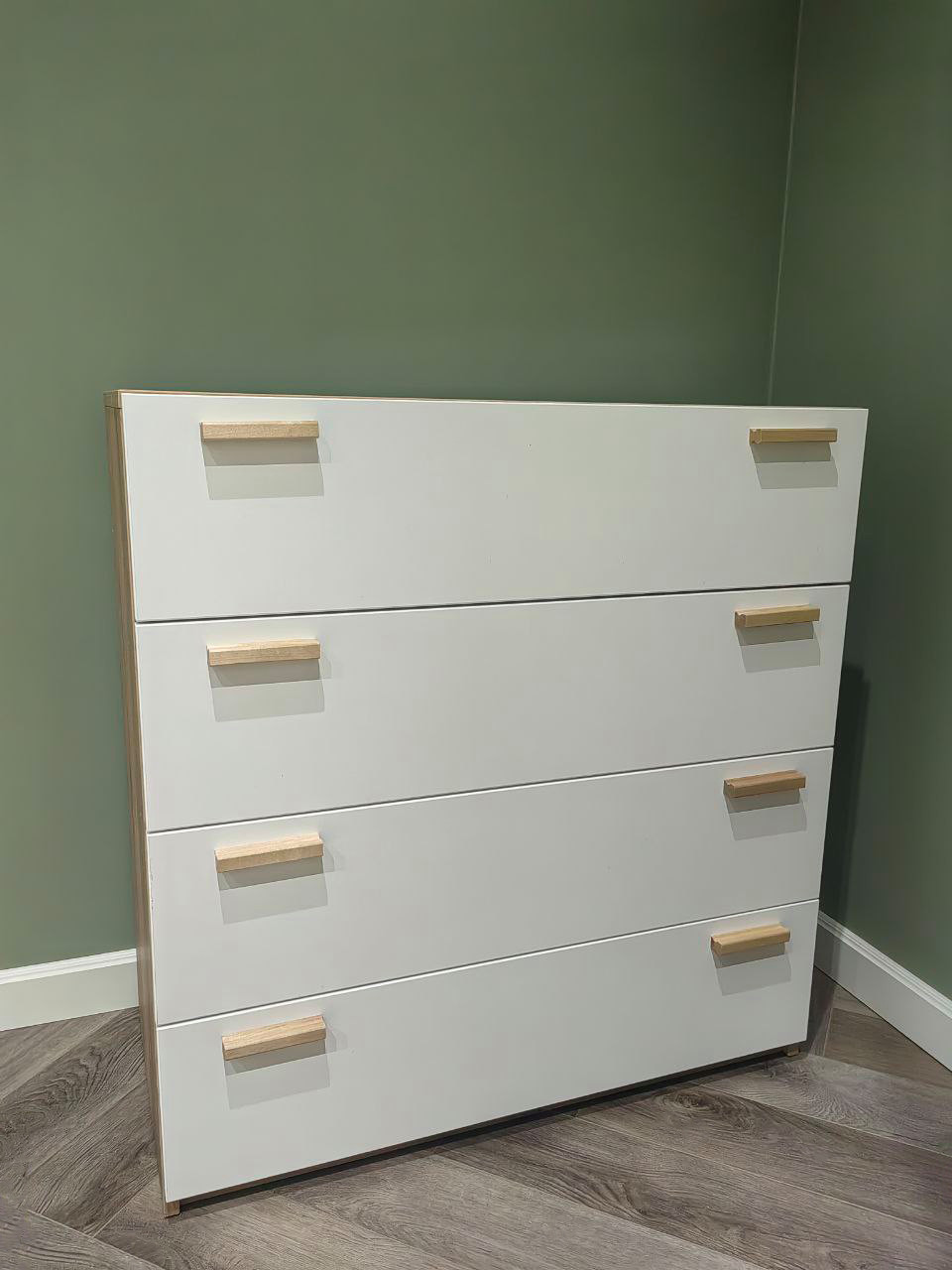 Тумбы и комоды