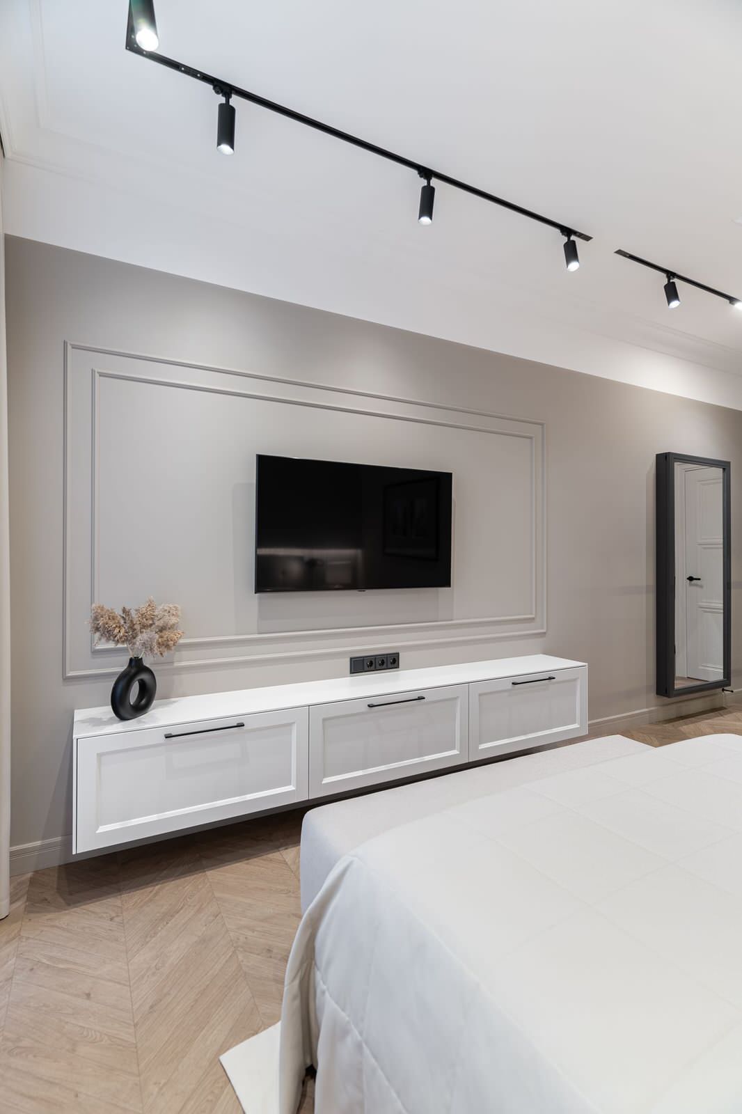 Английская классика с элементами неоклассики