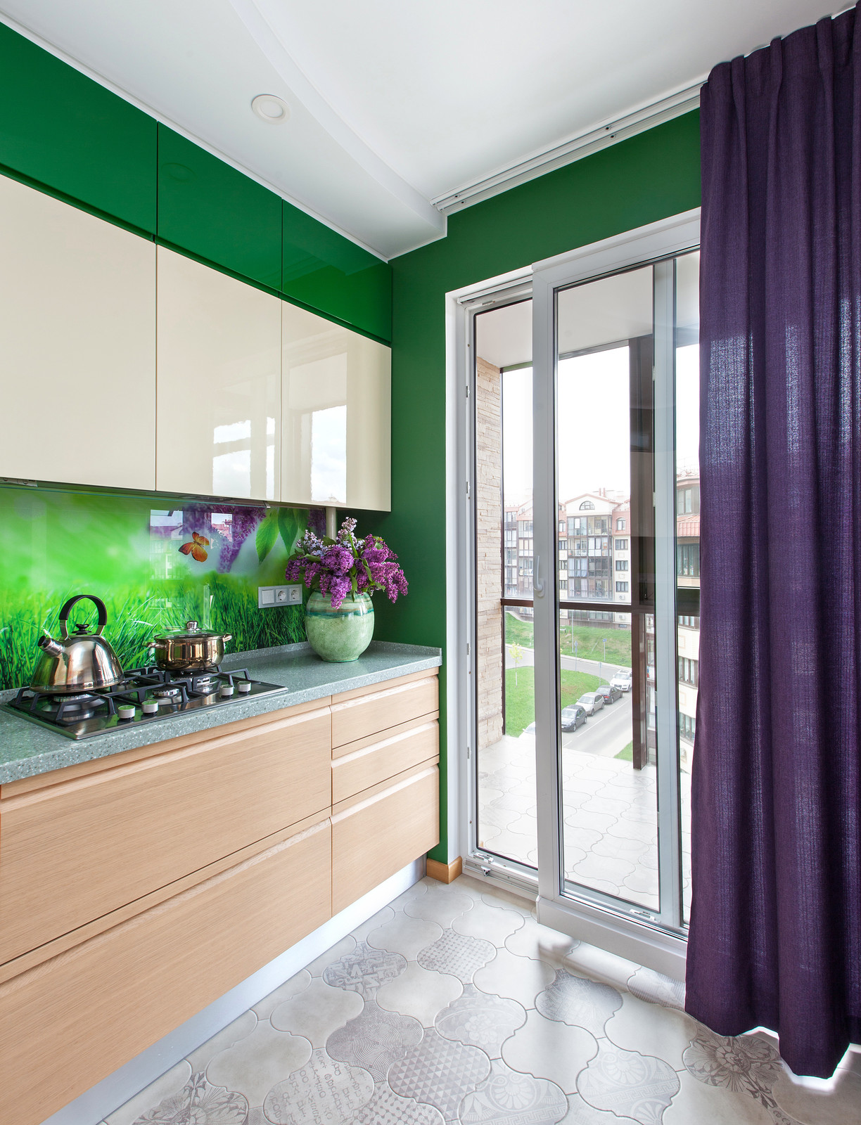 Квартира цвета ультрафиолет. Интерьер в цвете 2018 года.