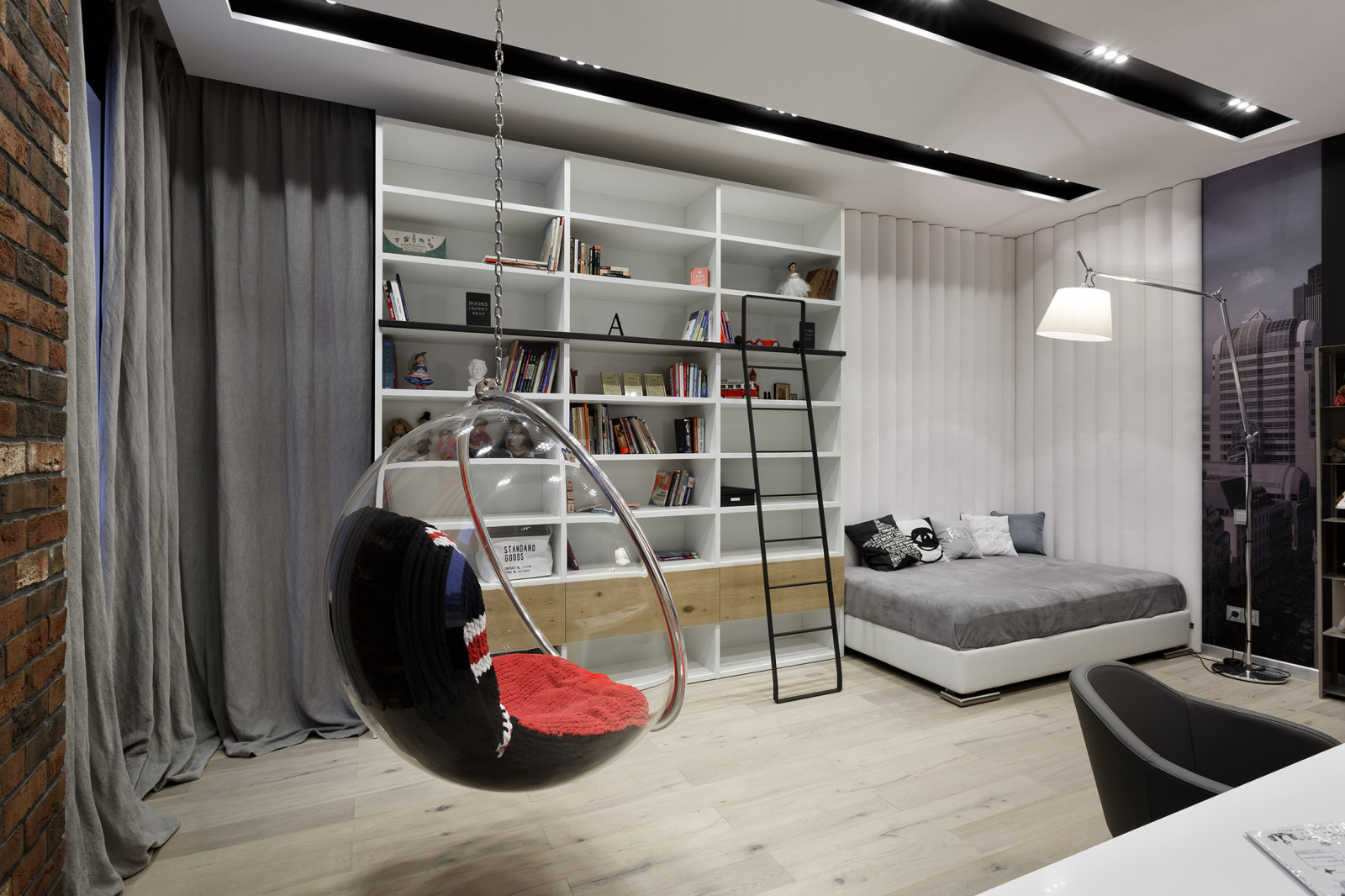 Окнами на Петроградскую сторону