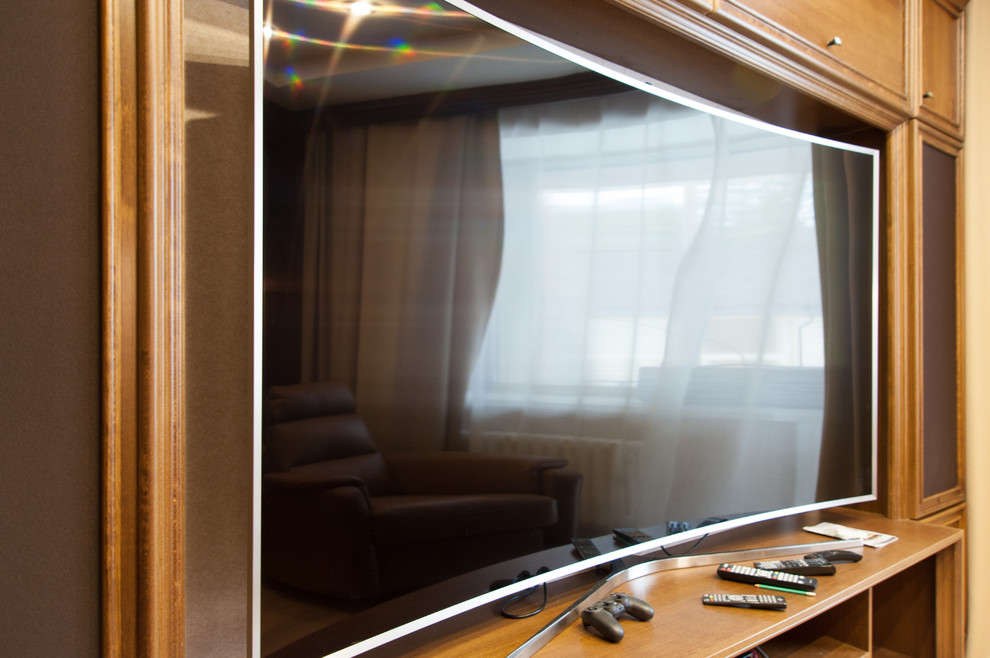 Радиусный широкоформатный телевизор