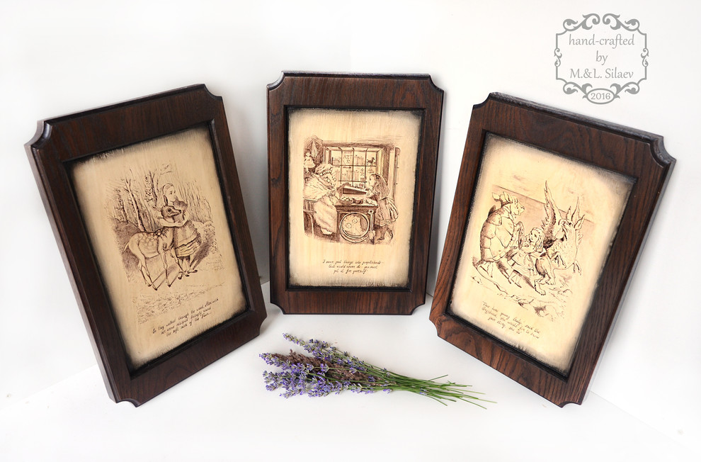 Рисунки в авторской технике на дубовой доске. "Алиса в зазеркалье", сюжеты Д. Тэ