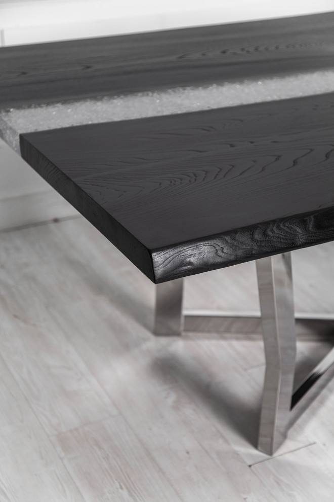 Стол-река из черного ясеня Black Diamond