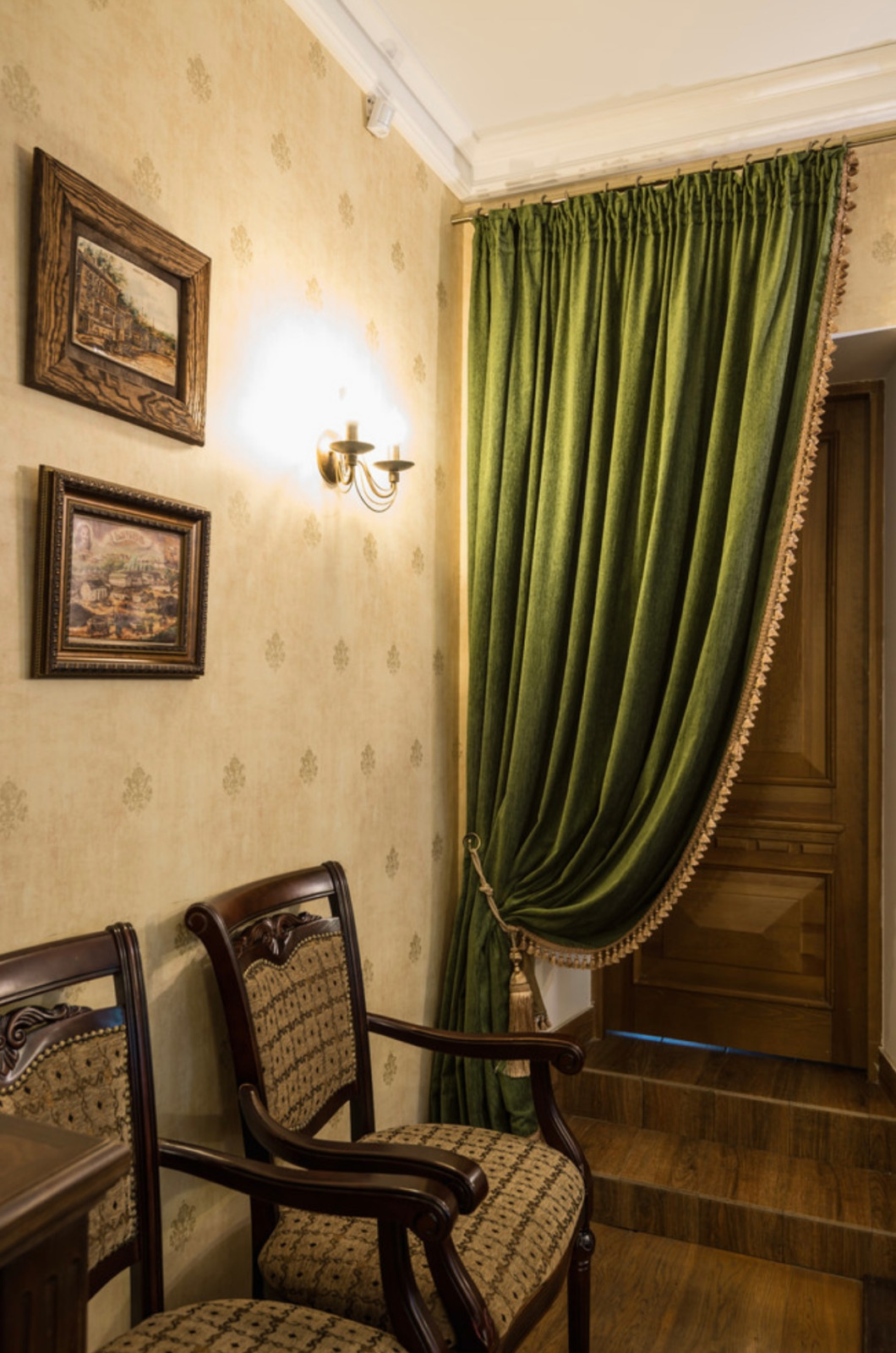 Обложка проекта: Общественный интерьер. Художественно - декоративный проект. Памятник архитектуры