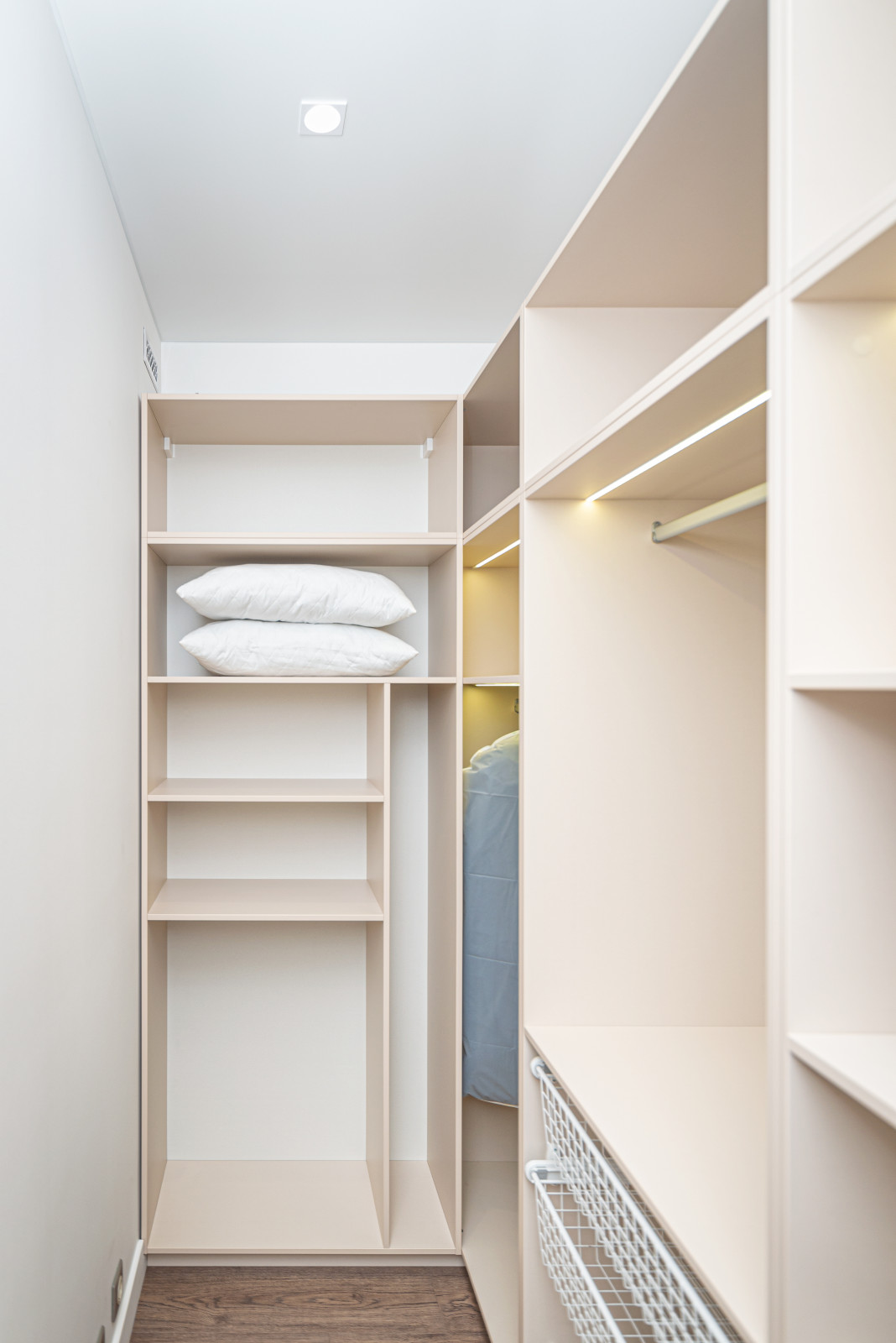 Фотография гардеробной комнаты