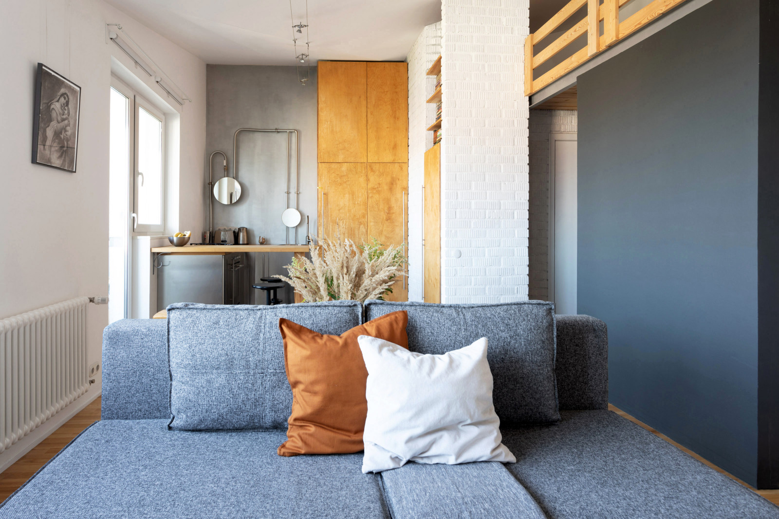 Contemporary loft - 2 level studio