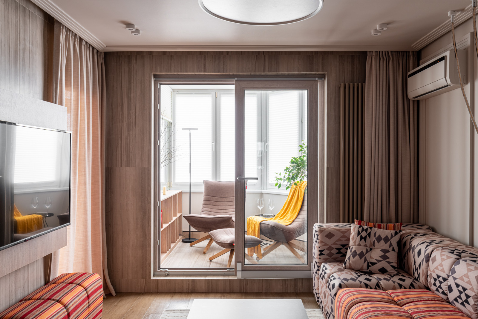 "Квартирный вопрос", Гостиная