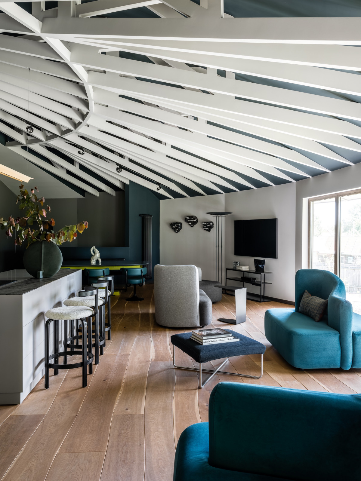 В гостях: Круглый дом с видом на лес