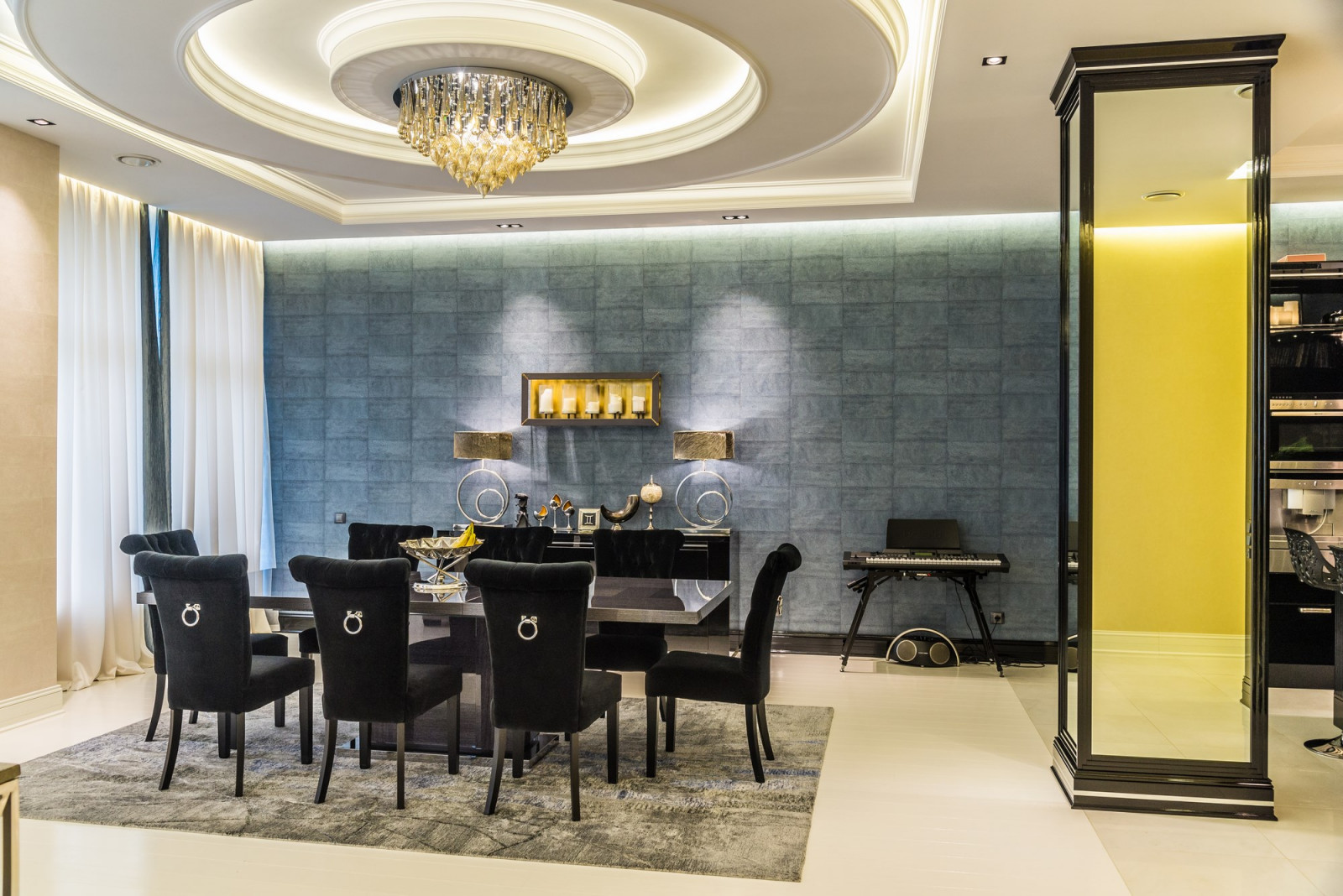 Кухня совмещенная со столовой и гостиной