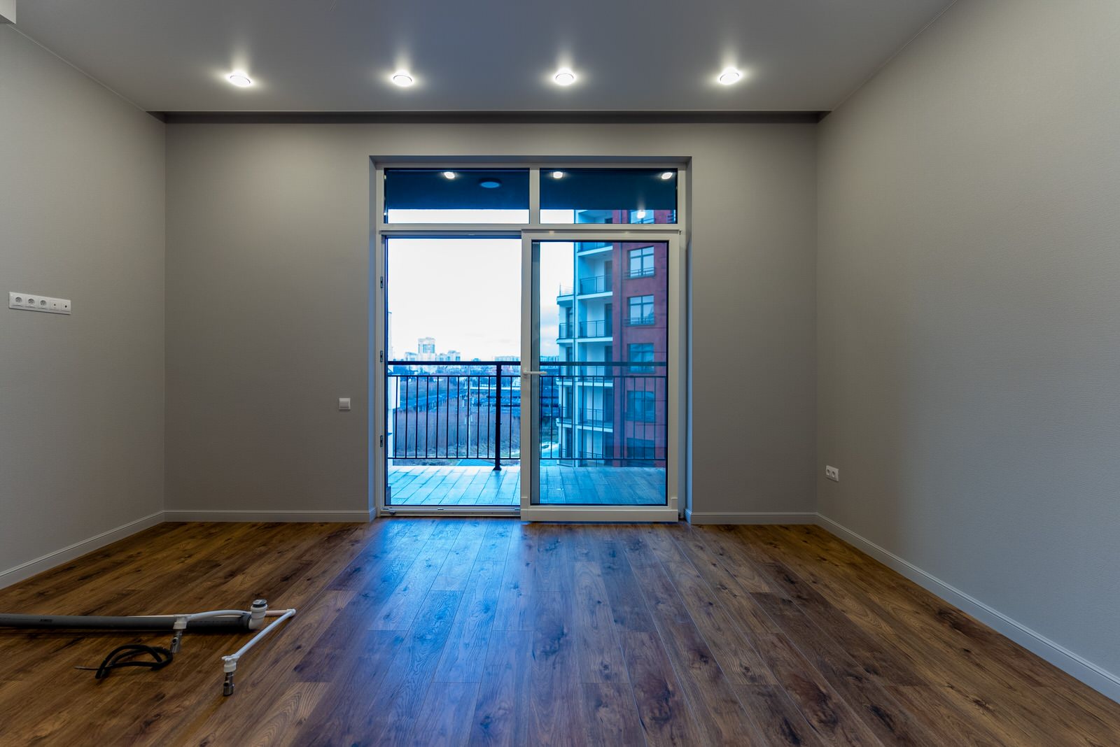 Обложка проекта: Современная просторная квартира в жилом комплексе "Русская Европа"