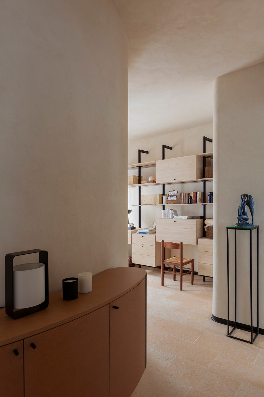 Добрая квартира - интерьер 49м² в доме XIX века