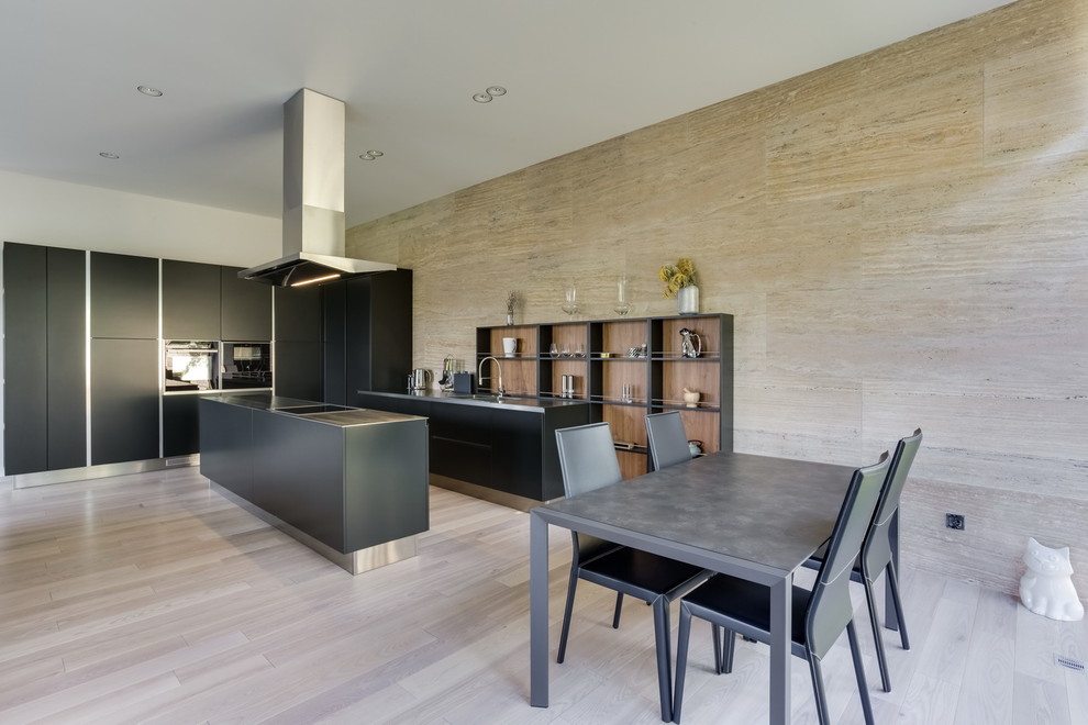 Кухня черного цвета