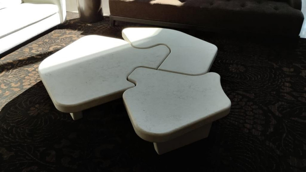 Обложка проекта: Журнальный стол из трёх частей в гостиной