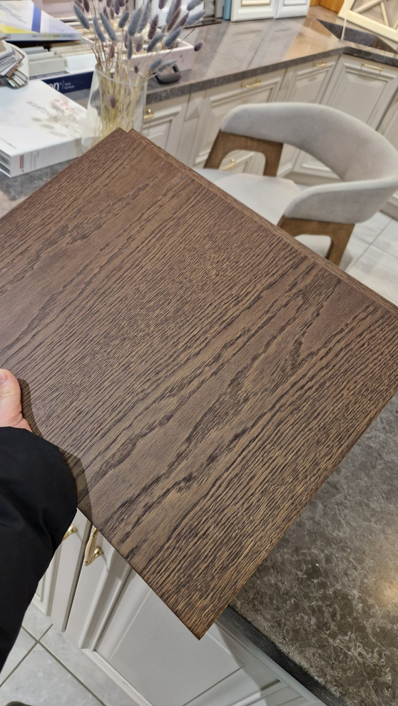 Обложка проекта: шпонированный фасад с интегрированной ручкой