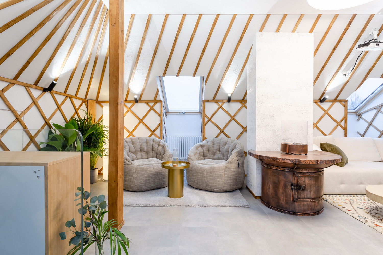 Малайская хижина в подмосковной мансарде