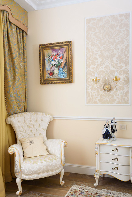 Работа Рустема Стахурского в классическом интерьере