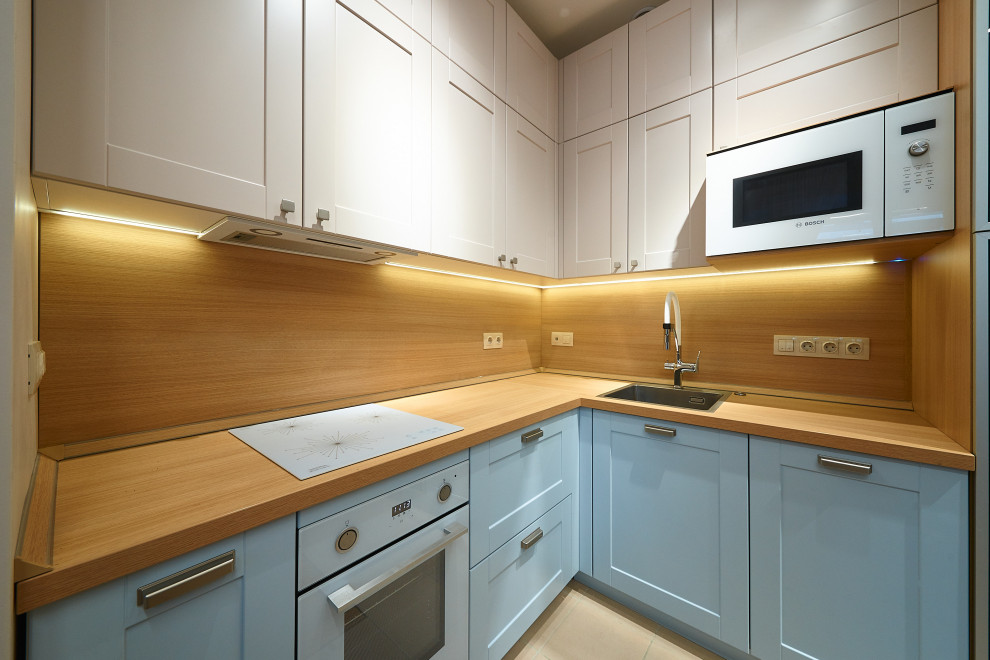 Кухня из эмали и шкаф для хранения