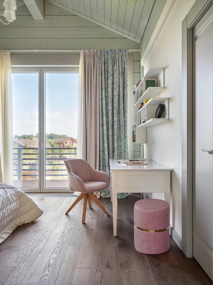 Дом из клееного бруса в стиле шале