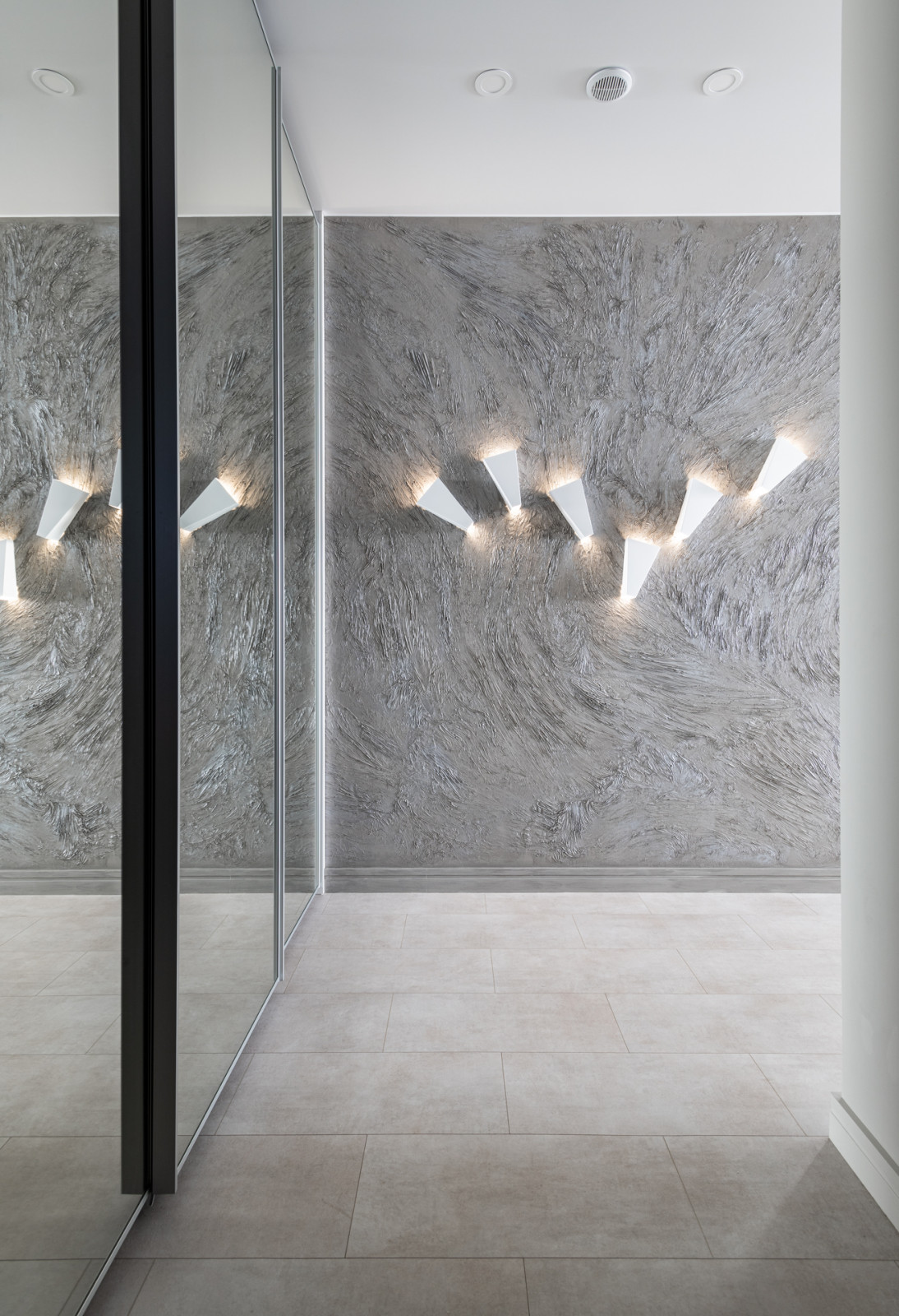 Барометр [лето 2022]: прихожие и коридоры — 21 новый проект