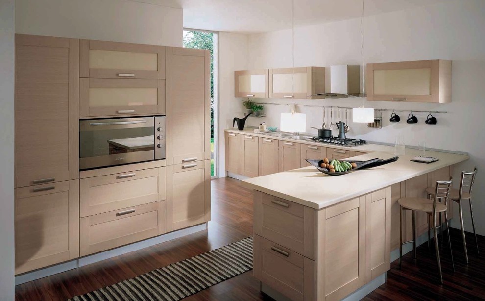 S 75, Venere, шпон дуба, окрашенное стекло.