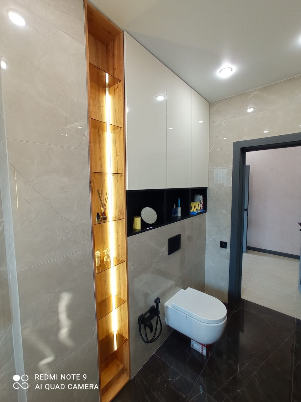 Обложка проекта: санузел в частном доме с мебелью под ключ