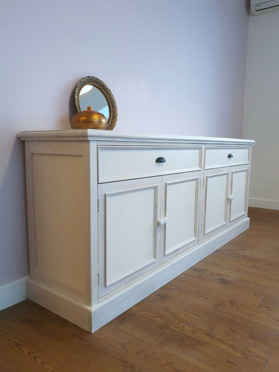 Обложка проекта: Комод из массива дерева