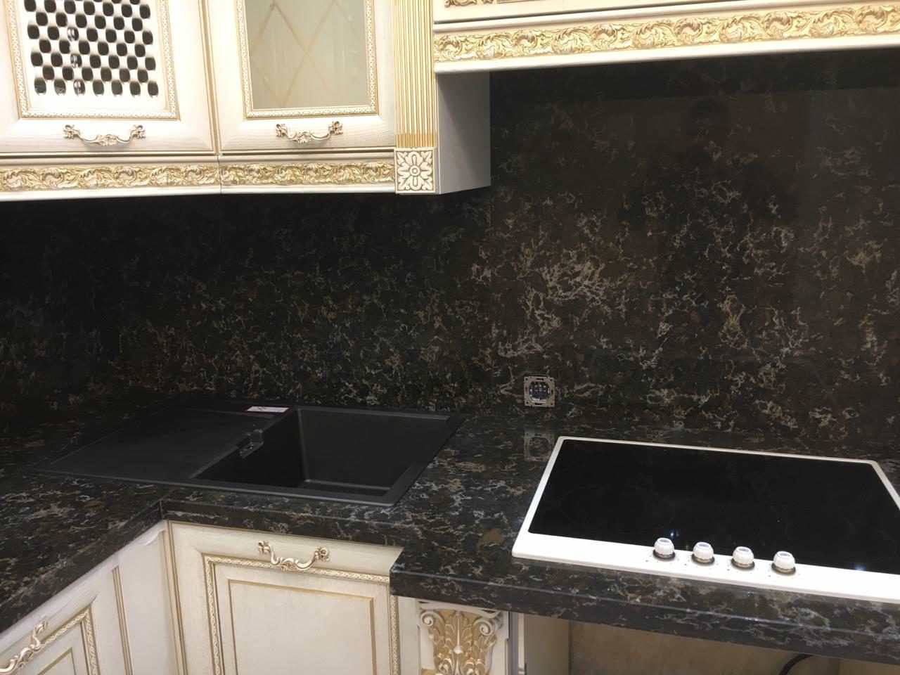 Столешница из кварцевого камня Avant Quartz 9005 Бурбонне