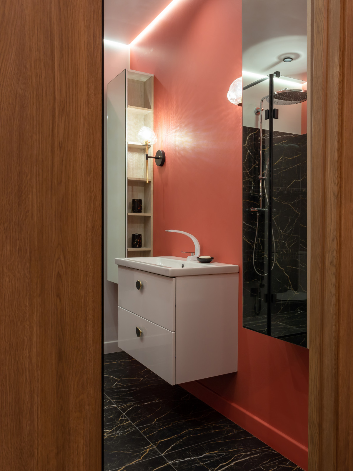 Яркие краски новой жизни родителей