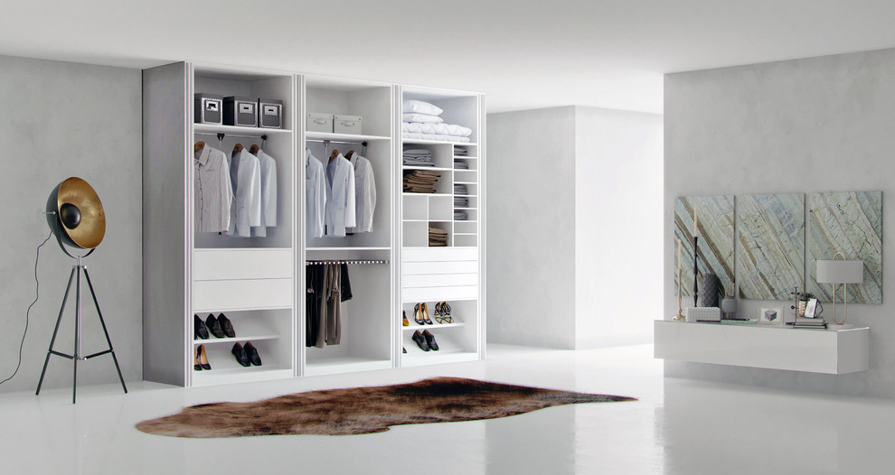 Стеклянный шкаф Ssovna со складными фасадами от Pavetra