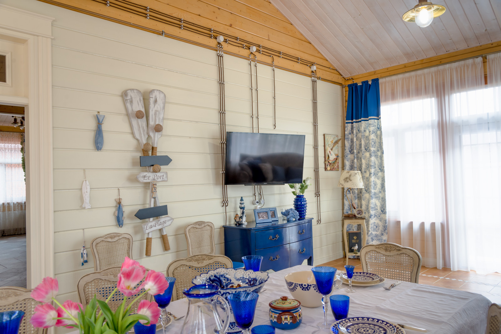 Деревянный дом в стиле  Кантри (230 кв м)