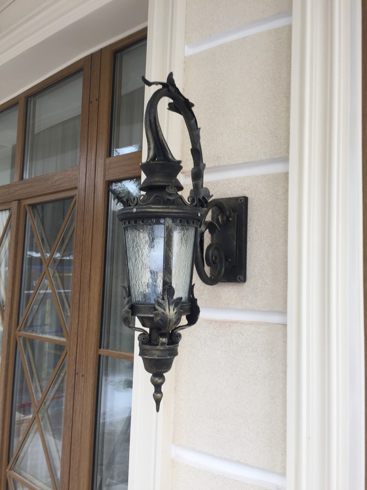 Обложка проекта: Кованые настенные фонари с витражным стеклом